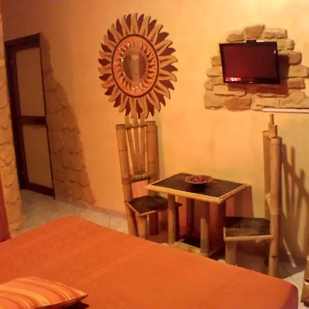 지네브라 호텔 *