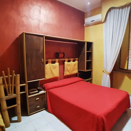 Отель Ginevra Неаполь