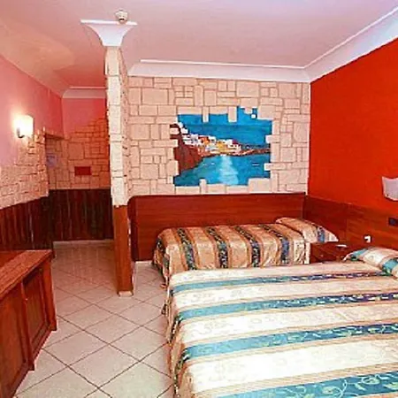 지네브라 호텔 *