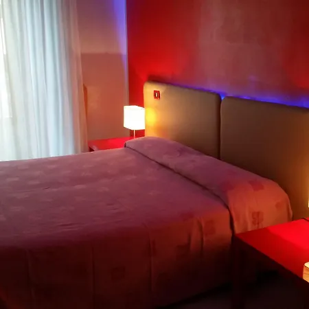 지네브라 호텔 *